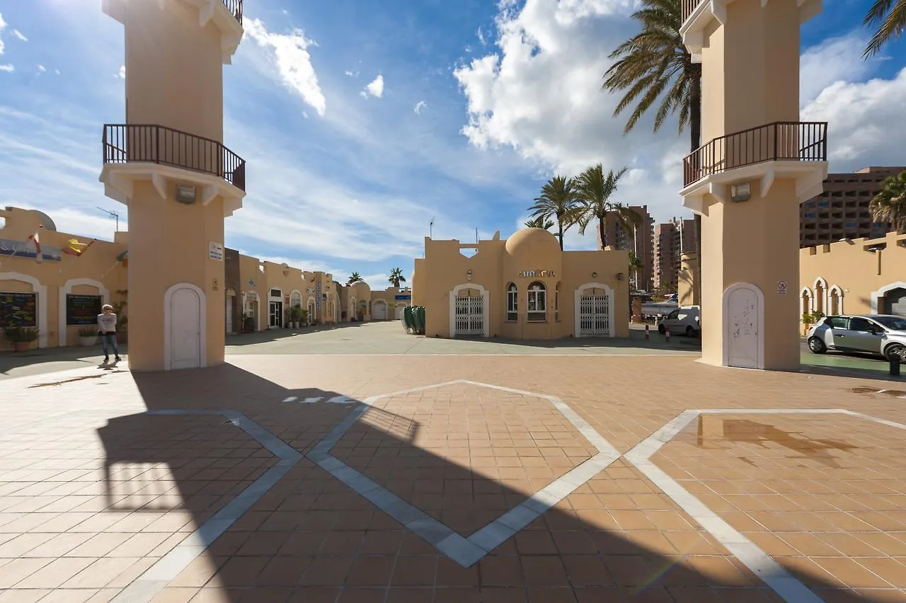 Playa Puerto Fuengirola Canovas شقة